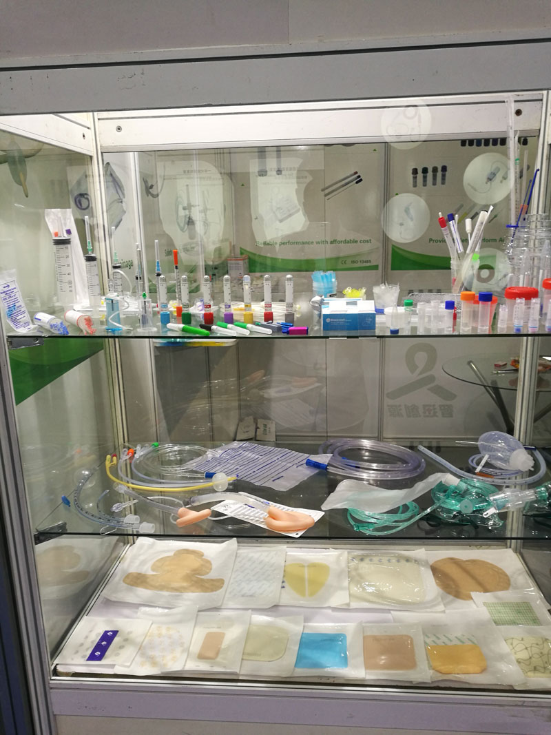 display case with henso medical products